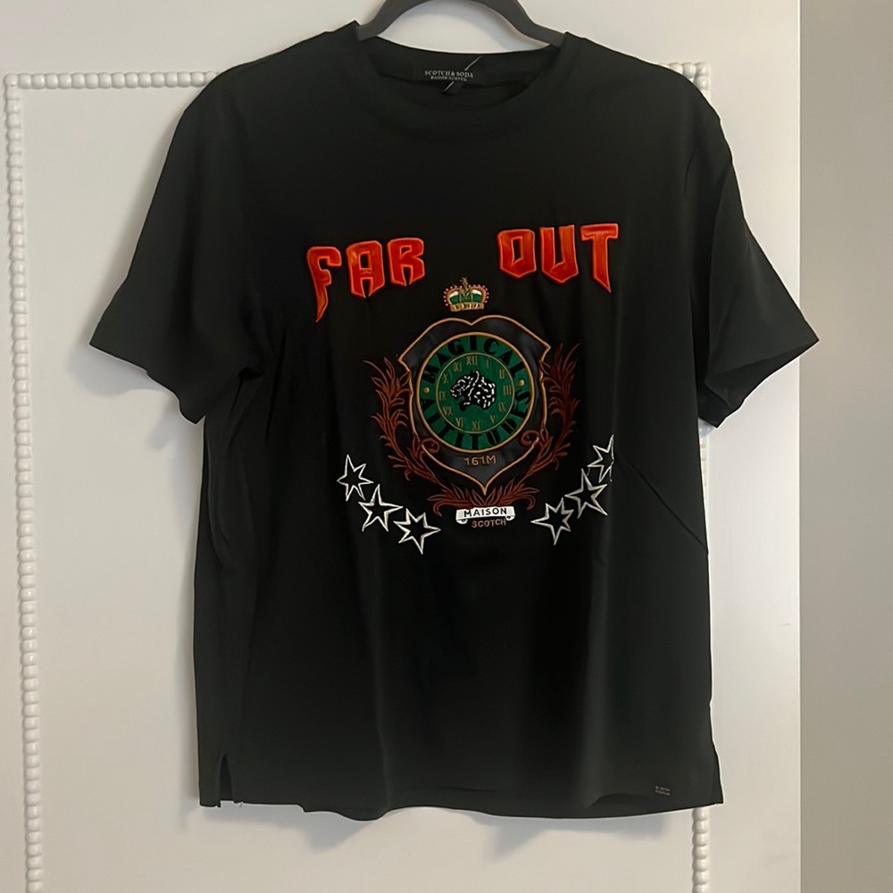 graphic tee